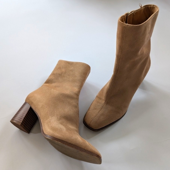 Ankle-high Boots With Block Heel - Picture 4 of 9